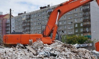 Вывоз строительного мусора с участка в Сланцах недорого от 1532 руб. | ГОСТСТРОЙ
