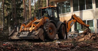Расчистка участка Сланцы, цена от 5105 руб.
