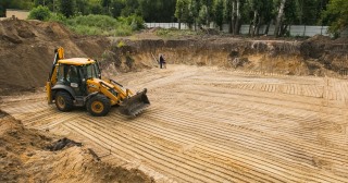 Разработка котлована Сланцы, цена от 307 руб./м3.